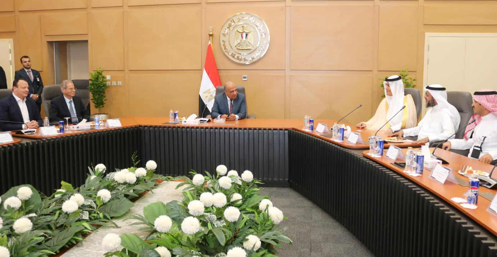 وزير الكهرباء يشهد توقيع مذكرة تفاهم لتطوير وتحديث مركز أبحاث الجهد الفائق