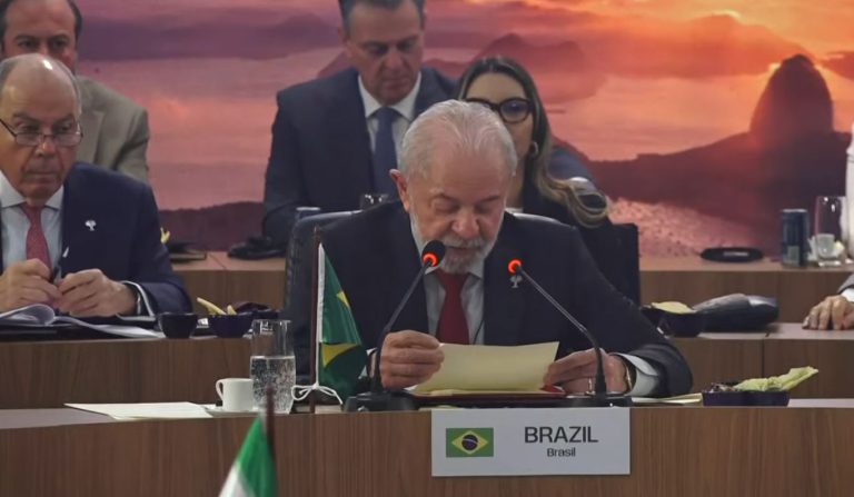 الرئيس البرازيلي: بريكس تبني نظاماً عالمياً أكثر عدلاً وإنصافاً