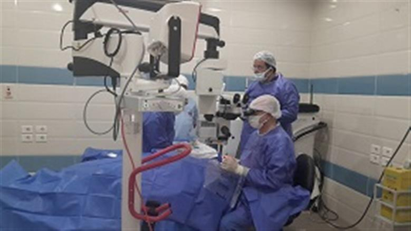 الصحة: خبير مصري عالمي في علاج الجلوكوما يجري 6 جراحات دقيقة «مجانا»