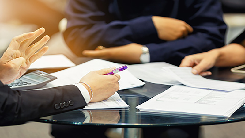 إنذار شديد للشركات.. «تطبيق ثاندر» يغير قواعد السمسرة