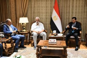 وزير الرياضة يلتقي مجموعة من المستثمرين المصريين للتوصل لشراكة وطنية