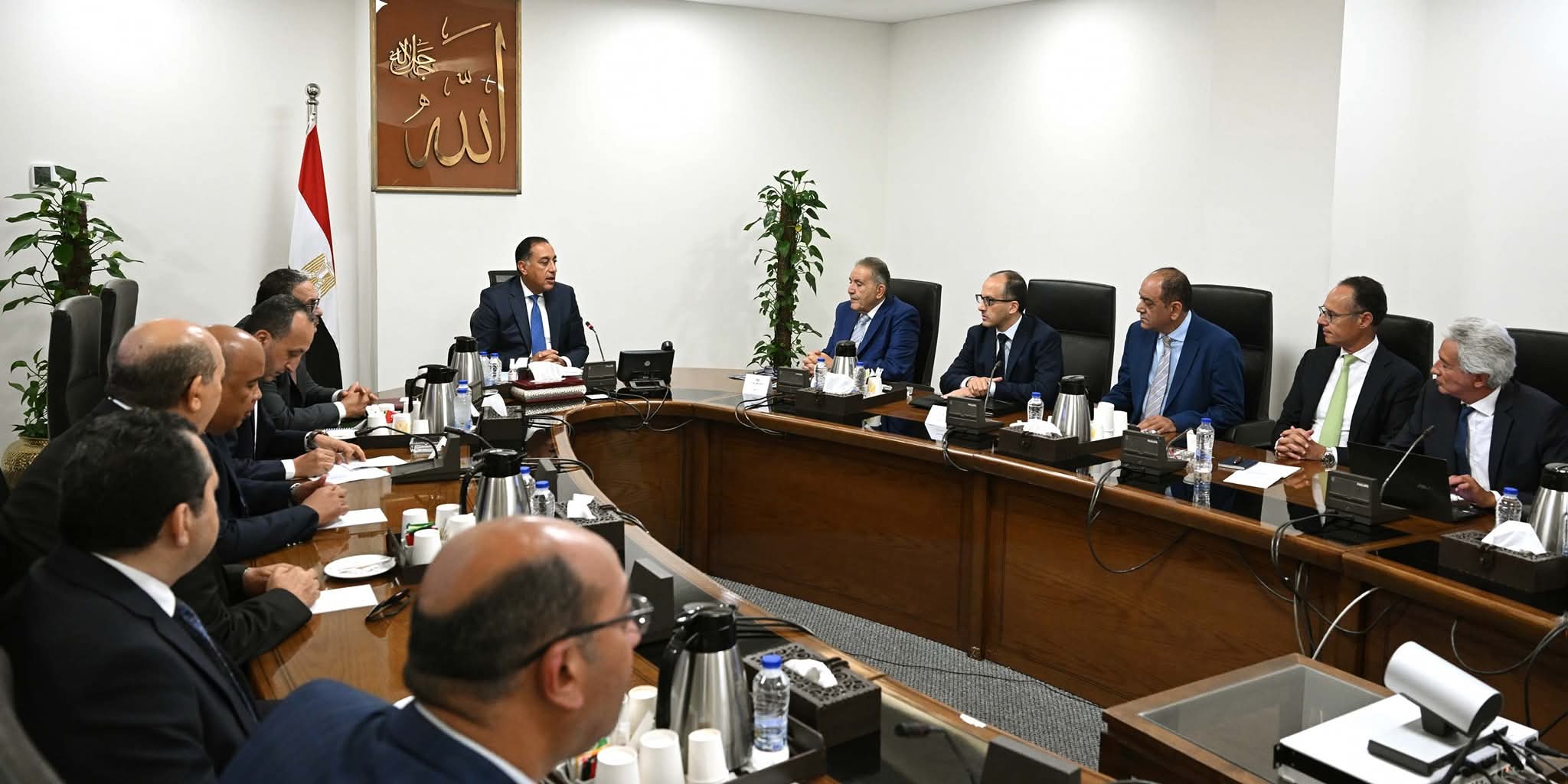 الحكومة تطالب التجار والمصنّعين بخفض الأسعار