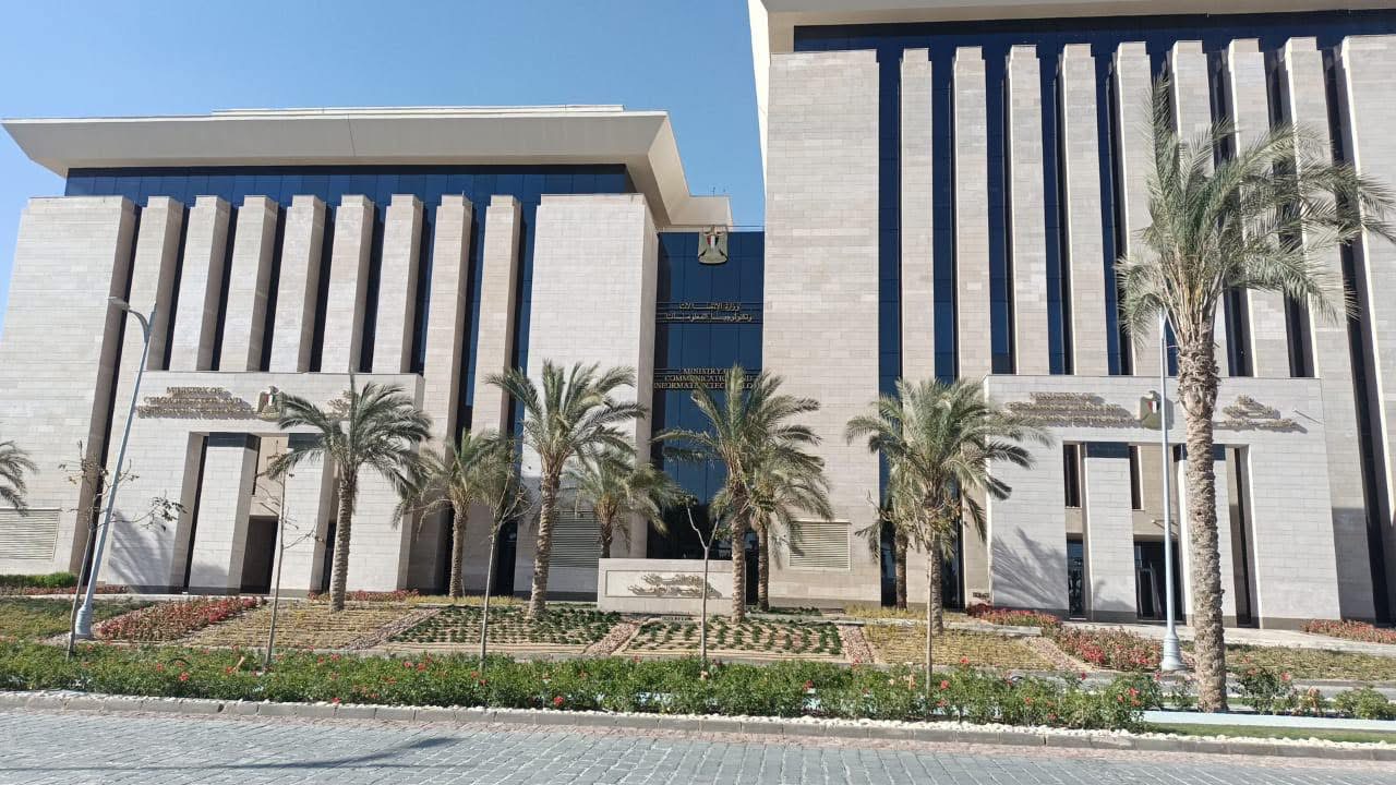 وزارة الاتصالات تؤكد: تصريحات عمرو طلعت حول زيادة كفاءة الإنترنت بعد حريق سنترال رمسيس تم اجتزائها من سياقها وتغيير معناها