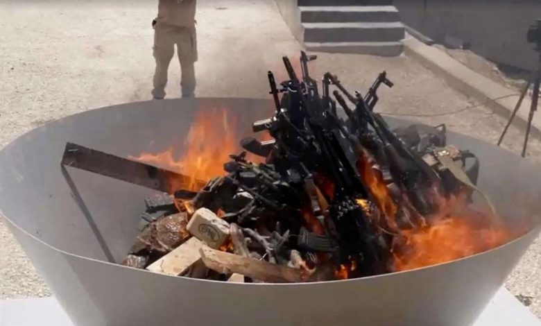 حزب العمال الكردستاني يلقي السلاح وأردوغان يتعهد بمتابعة العملية