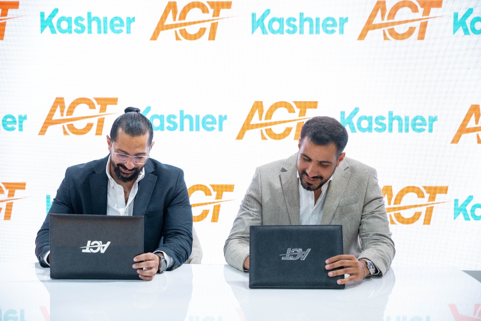 ACT وKashier توقعان بروتوكول تعاون استراتيجي لتقديم حلول دفع ذكية لقطاع الضيافة