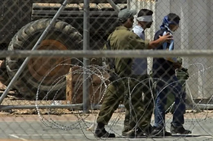 الصحة الفلسطينية: حياة الأطباء الأسرى في سجون الاحتلال بخطر وشيك