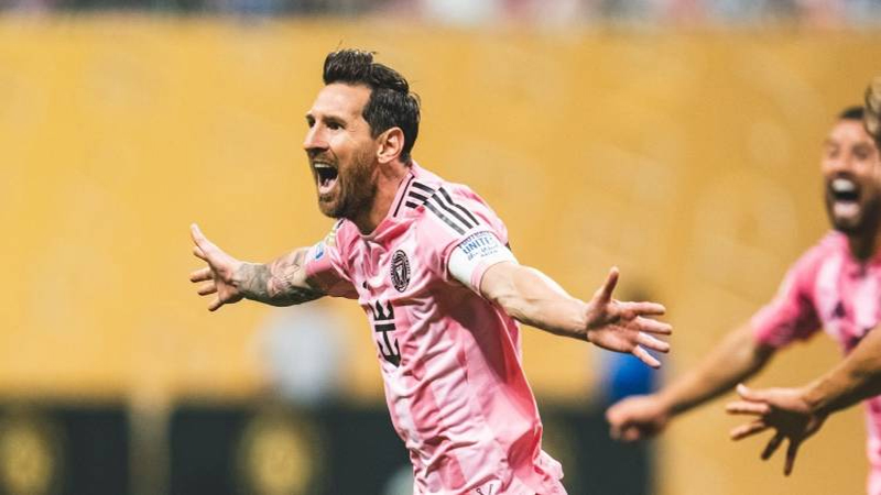 ميسي يقود إنتر ميامي للفوز على مونتريال برباعية مثيرة