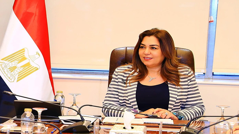 وزيرة التنمية تتلقى تقريرًا حول مستجدات إنشاء أول حضانة متكاملة لتجميع السيارات