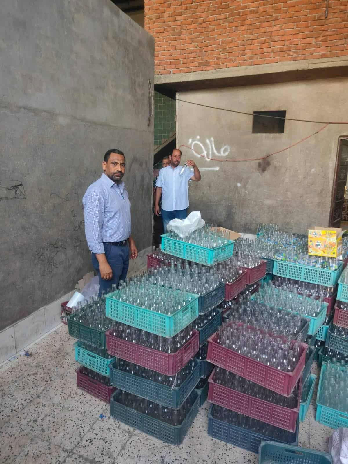 للمرة الثانية ..  ضبط مصنع ينتج عصائر من مواد غير صالحة للاستهلاك فى أسيوط 