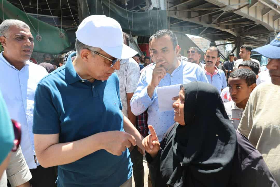 محافظ المنيا يوجه بإعانات عاجلة للأسر الأكثر احتياجًا