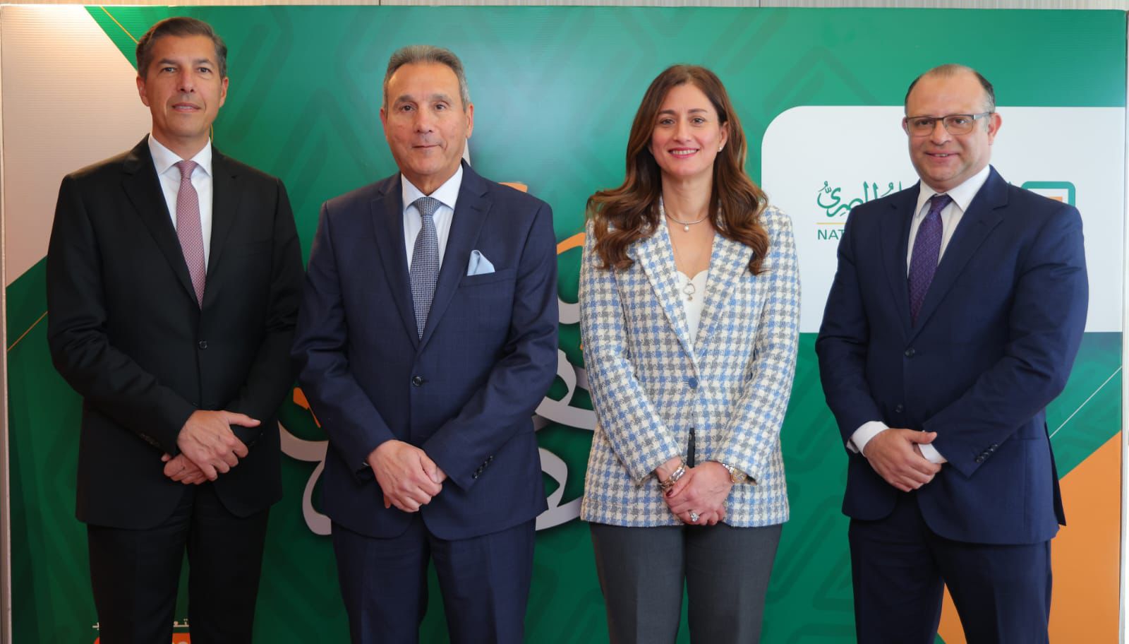 البنك الأهلي المصري الأول في السوق المصرفية المصرية كوكيل ومسوق للتمويل وبنك المستندات للقروض المشتركة