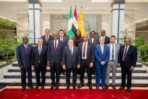 محافظ المركزي يستقبل نظيره النيجيري في جولة بدار طباعة النقد بالعاصمة الإدارية