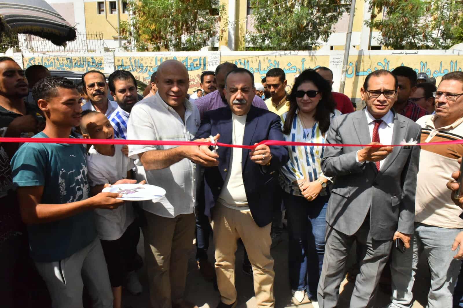 لتحسين بيئة العمل للباعة الجائلين..إفتتاح السوق الحضري الجديد بحي غرب أسيوط