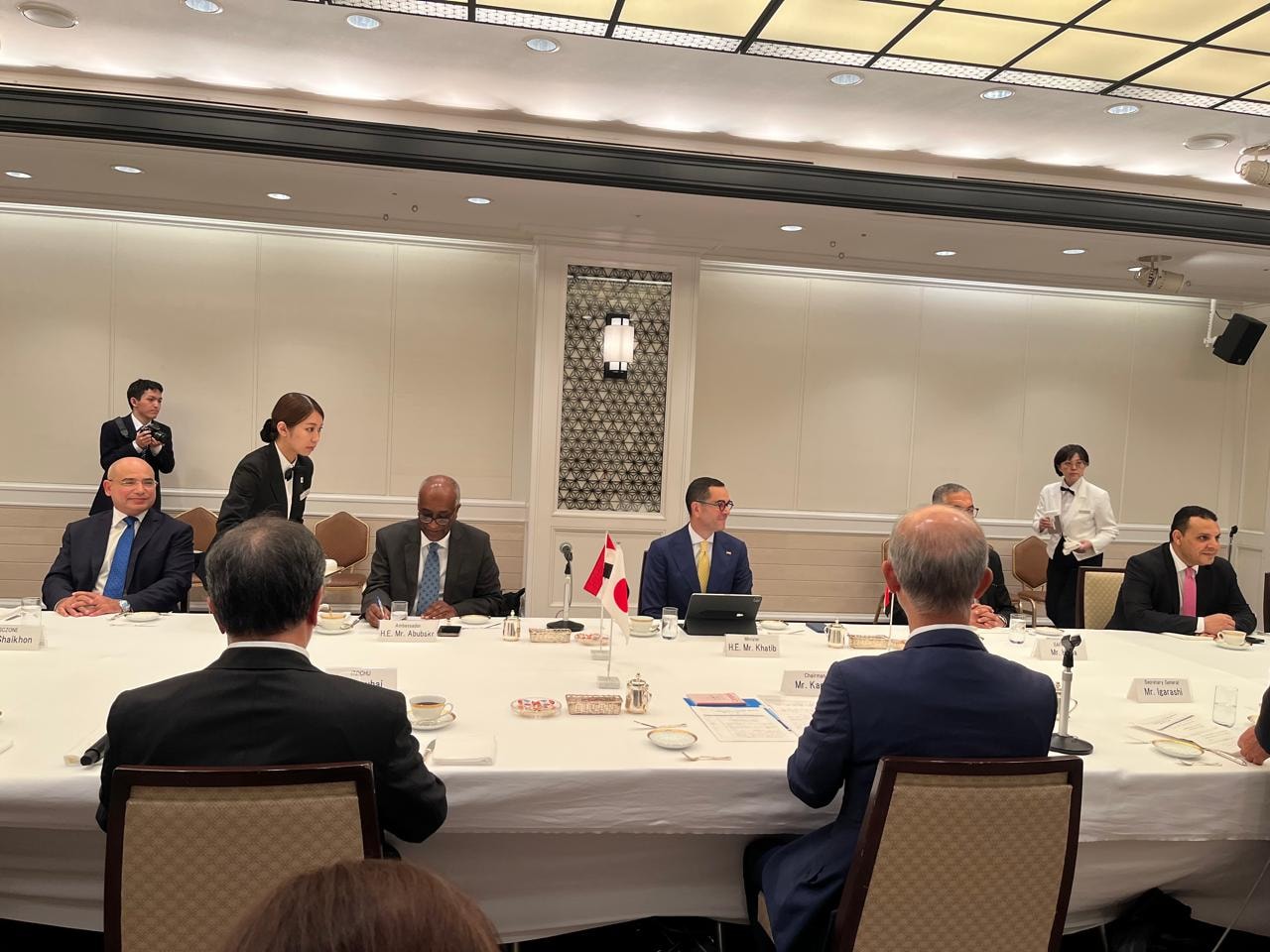وزير الاستثمار يشارك باجتماع مائدة مستديرة بحضور عدد من قادة الأعمال بدولة اليابان