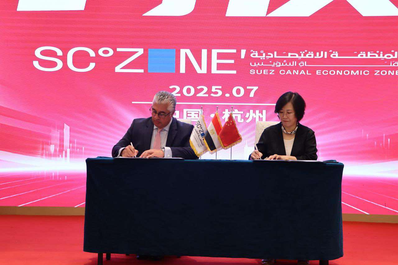 3 عقود صناعية جديدة مع الصين بقيمة 65.5 مليون دولار لتعزيز صناعة المنسوجات بالقنطرة غرب