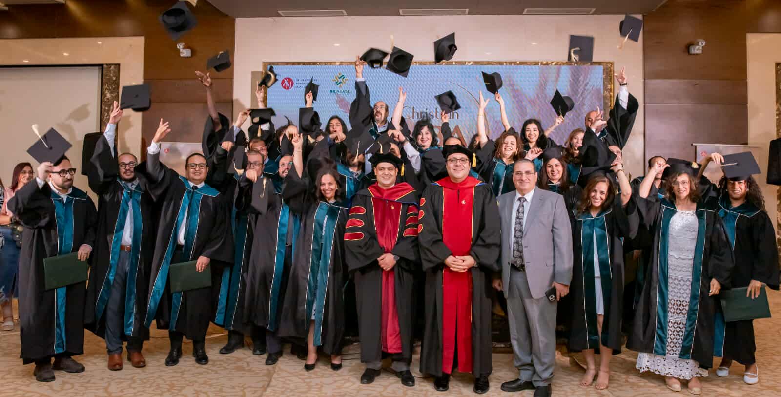 كلية اللاهوت تحتفل بتخريج الدفعة التاسعة من ماجستير الإدارة المسيحية