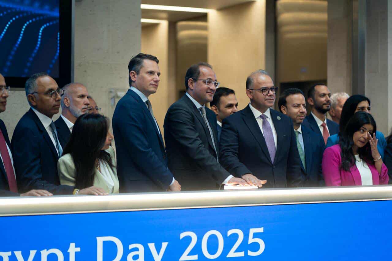 رئيس الرقابة المالية يشارك في افتتاح جلسة تداول بورصة لندن ضمن فعاليات “يوم مصر”