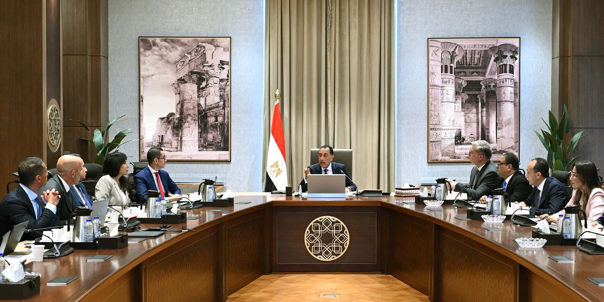 مدبولي يطلع على مشروع استغلال خام الرمال الكاولينية