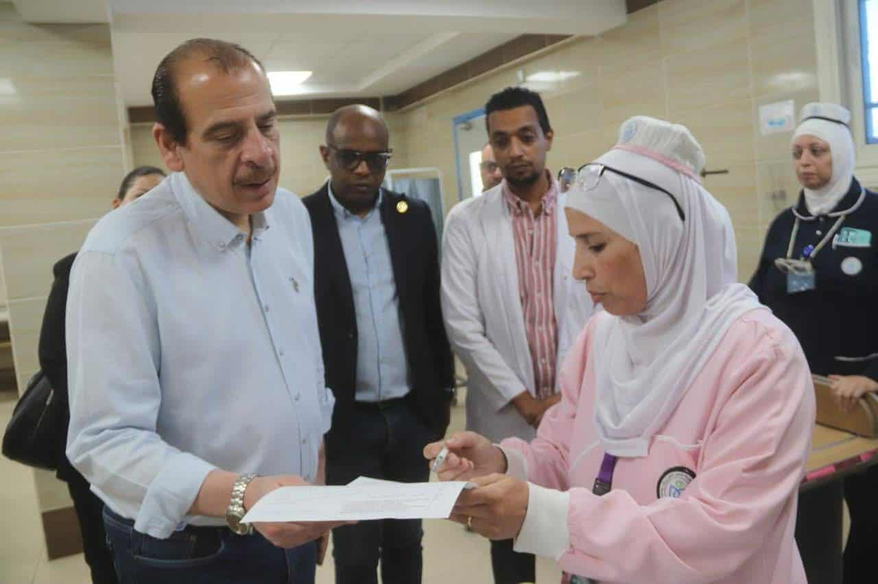 جولة ميدانية لنائب وزير الصحة بالسويس