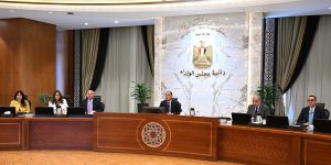 مدبولي يطلع على تطورات خطة تعديل حدود الكربون