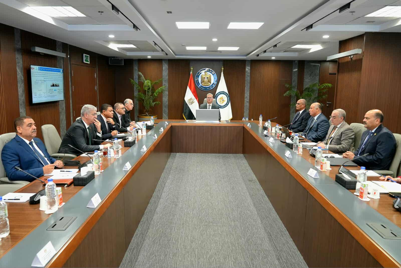 تنفيذ مجمع بتروكيماويات البحر الأحمر باستثمارات مصرية