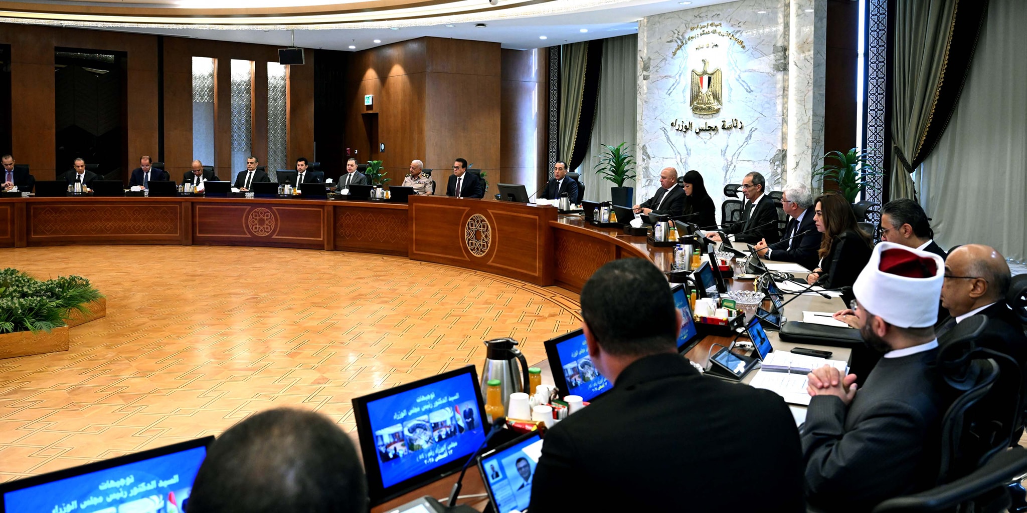 مجلس الوزراء يحدد ضوابط استيراد السيارات لذوي الإعاقة