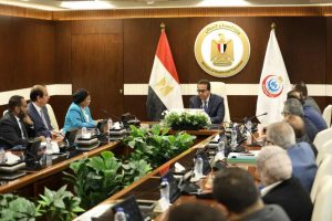 عبدالغفار يستعرض نتائج حملة “100 يوم صحة”