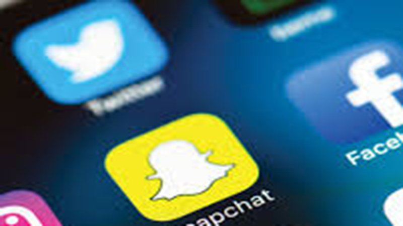 حان وقت الإنقاذ.. تحذيرات من غياب الرقابة وسط انتشار المحتوى الخادش على المنصات