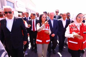 رئيس وزراء فلسطين يزور الهلال الأحمر بالعريش ويثمن الدعم المصري