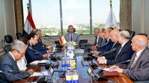 ملف ضبط الأسعار وتوفير السلع على مائدة مباحثات التموين مع الصناعات الغذائية