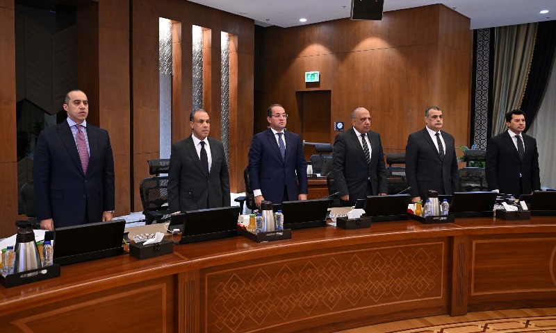 مجلس الوزراء يستهل اجتماعه اليوم بالوقوف دقيقة حداد على روح الدكتور علي المصيلحي