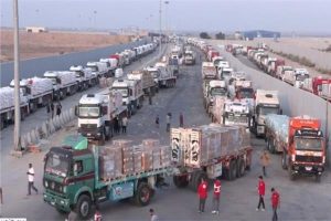 قافلة المساعدات الإنسانية الـ22 تدخل للفلسطينيين