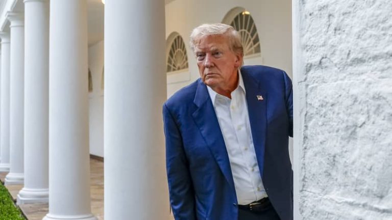 ترامب يهدد بزيادة الرسوم الجمركية على الهند عن 25%