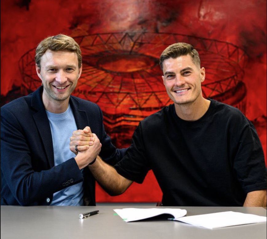 باير ليفركوزن الألماني يجدد عقد الهداف التشيكي باتريك شيك حتى 2030