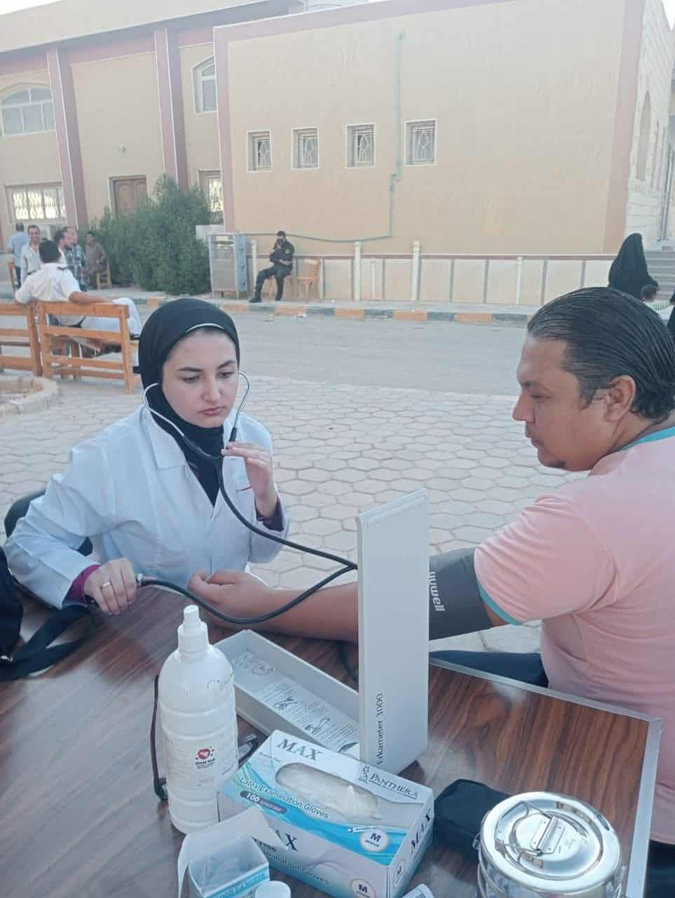 «الصحة»:خلال 21يوما .. حملة «100 يوم صحة» قدمت 32 مليونًا و570 ألف خدمة طبية مجانية