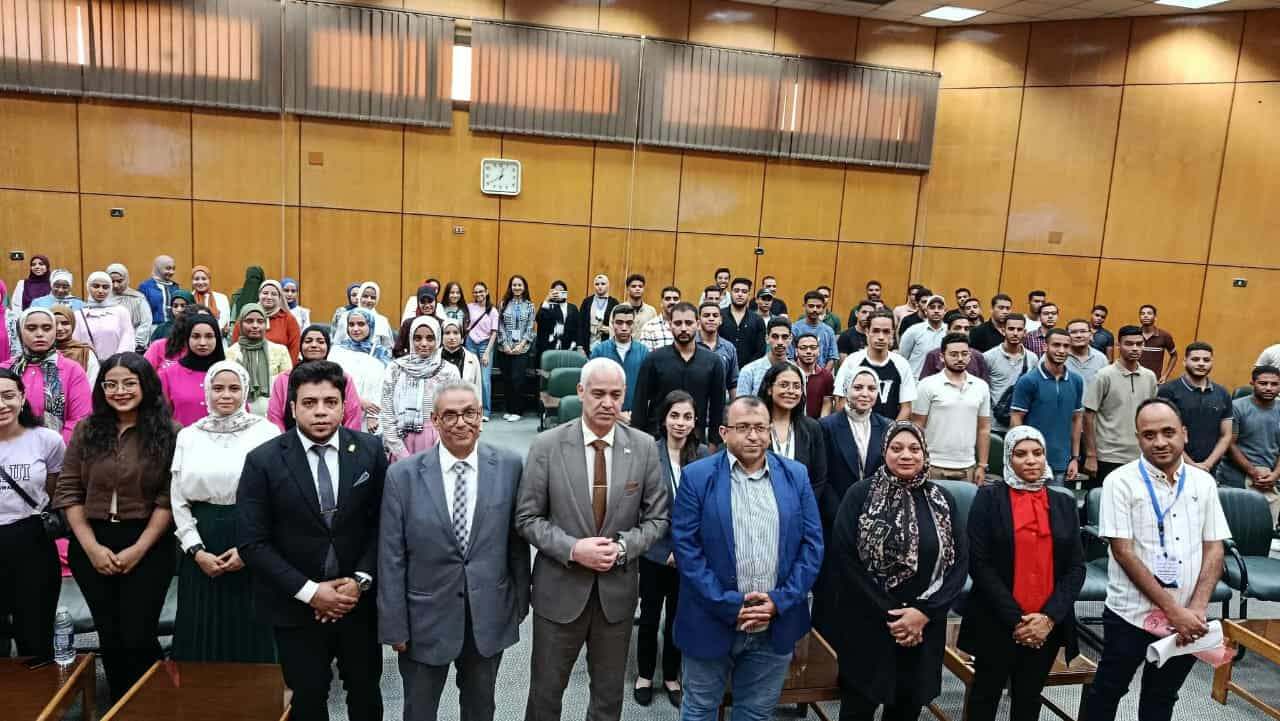 انطلاق فعاليات الورشة العلمية “لمحاكاة النظام المصرفي المصري” بكلية التجارة جامعة أسيوط