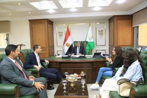 محافظ الجيزة يبحث مع شركتي “انطلاق” و”رابيت موبيليتي” فرص التعاون لدعم حلول النقل الذكي