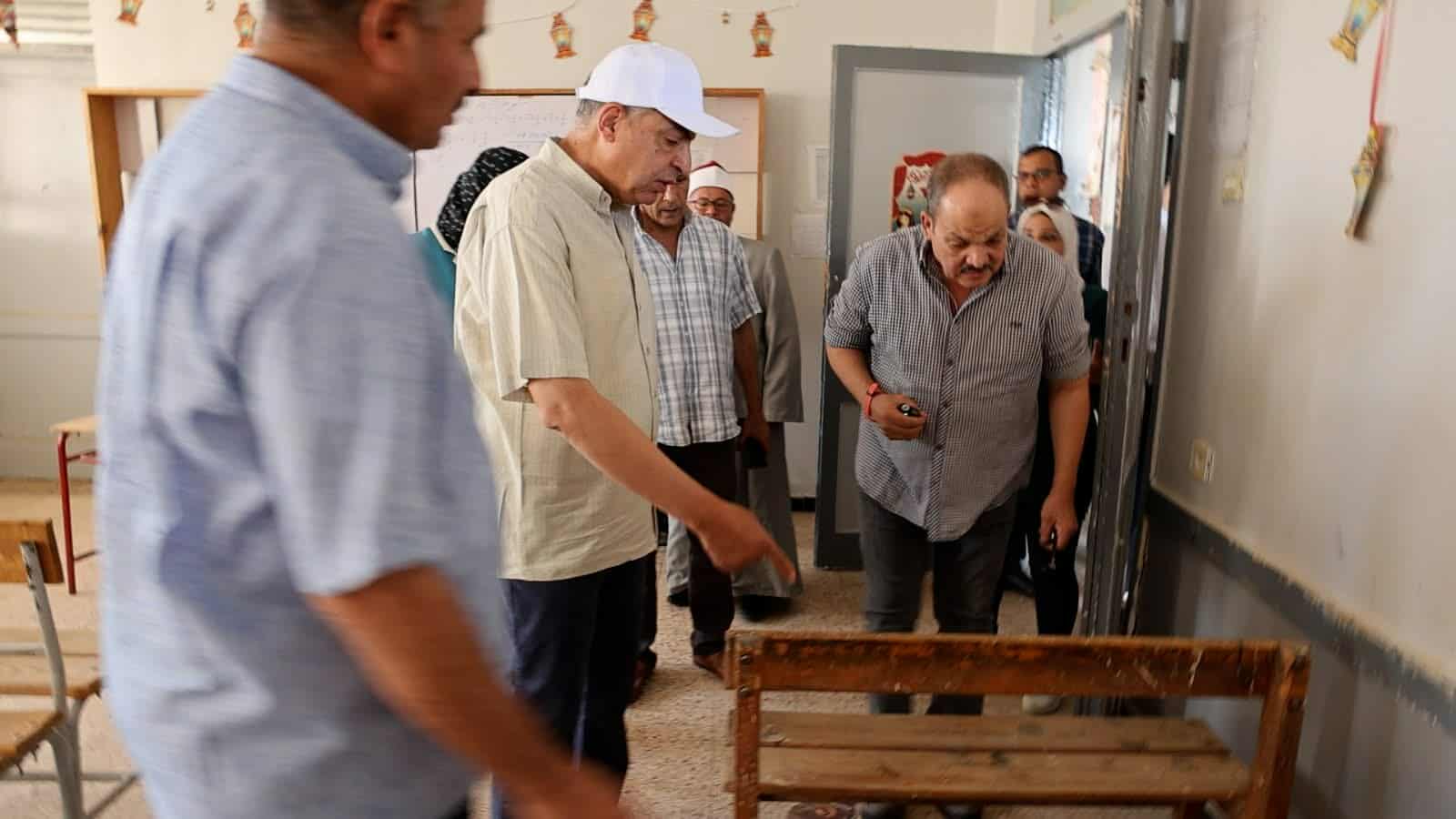 محافظ المنيا يحذر من تحويل الفصول لغير أغراضها