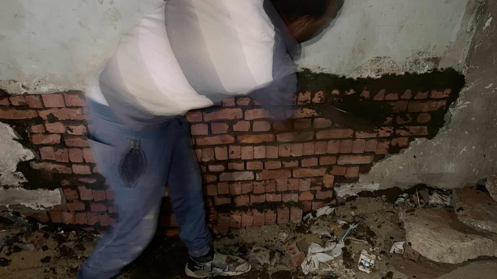 لمنع استغلالها في أنشطة غير مشروعة.. الجيزة تغلق فتحات أسفل الكباري