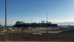 البترول: وصول وحدة التغييز العائمة “إينرجيوس فورس” إلى ميناء العقبة