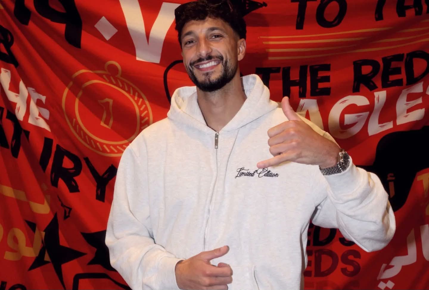 شوبير يعلن عن موقف وسام أبو علي من الإستمرار مع الأهلي