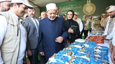 شيخ الأزهر يتفقد قافلة إغاثية لغزة ويؤكد استمرار دعم فلسطين