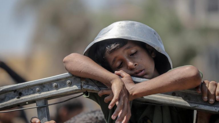 فلسطين تطالب بالضغط على الاحتلال لإغاثة غزة