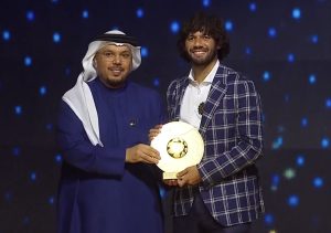 النني يحصد جائزة أفضل لاعب في الدوري الإماراتي بتصويت الجماهير