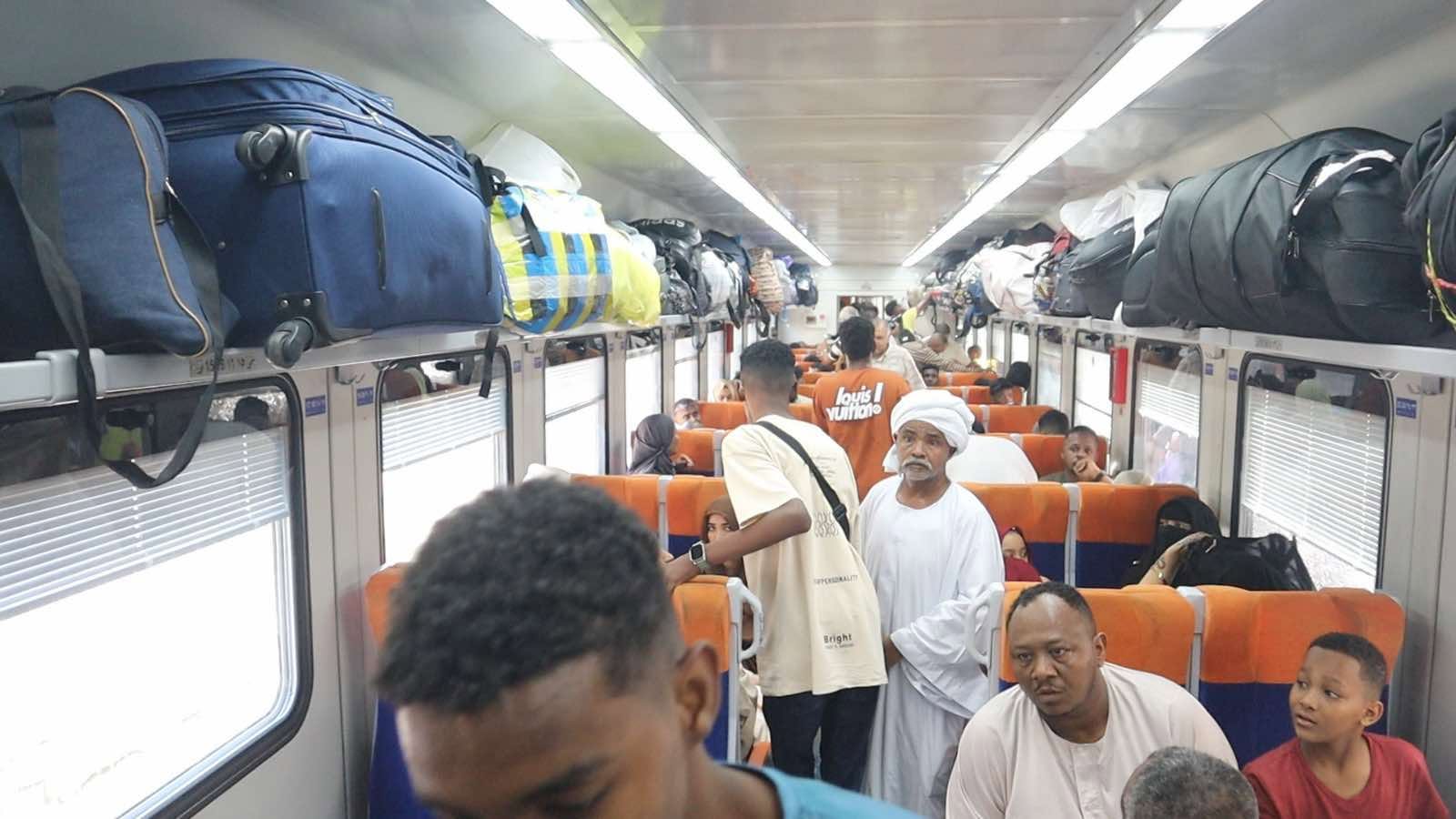 قطار العودة الثالث.. جسر إنساني لدعم الأشقاء السودانيين