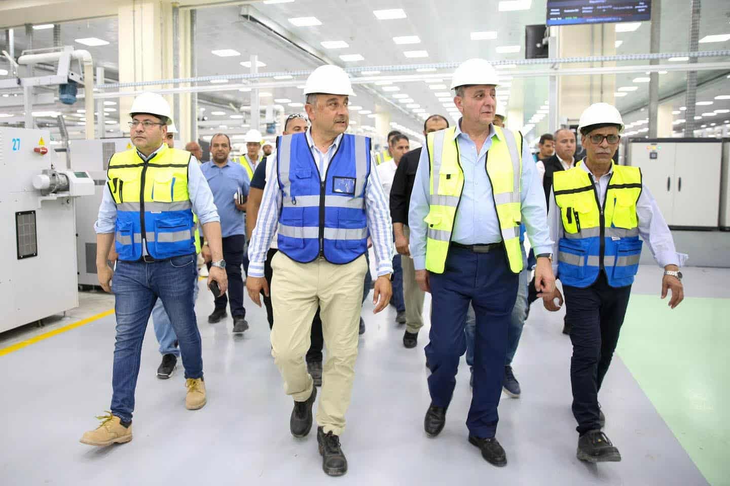 وزير قطاع الأعمال العام يزور شركة غزل المحلة لمتابعة تشغيل مصانع المرحلة الأولى