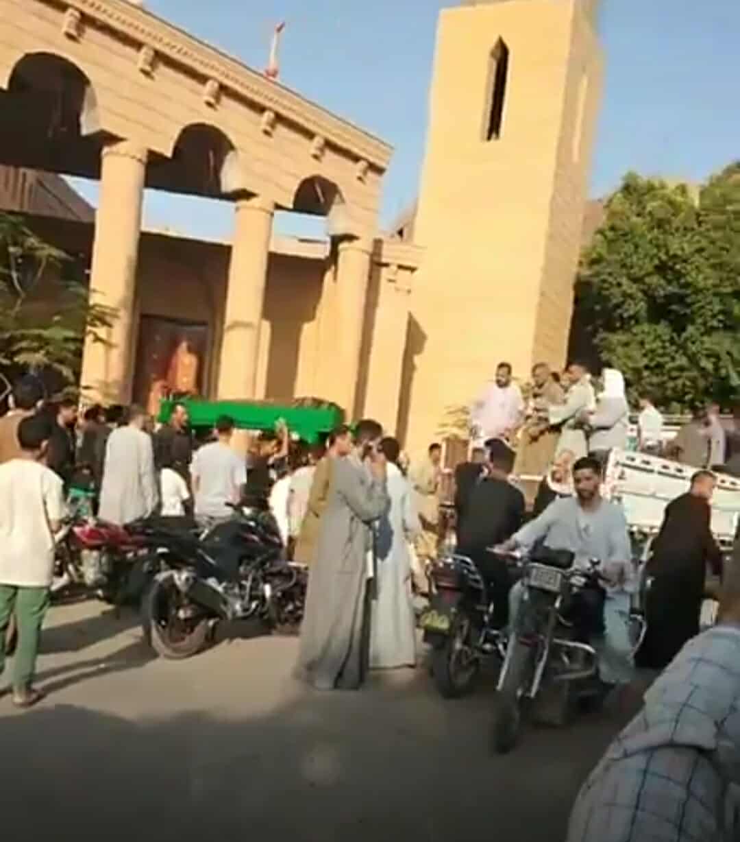 تشييع جنازة الطالبة ضحية غرق بمركز البداري في أسيوط 