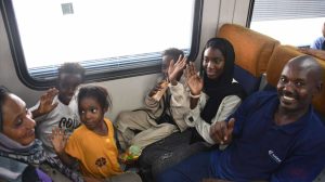 قطار جديد يعزز عودة الأشقاء السودانيين عبر سكك حديد مصر