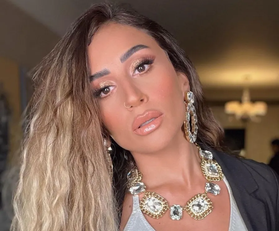 دينا الشربيني ترد على شائعات توقف فيلمها الجديد “طلقني”