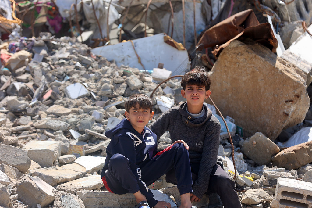 شهادات أطباء أجانب: بشاعة معاناة الأطفال ستبقى عالقة في أذهان العالم